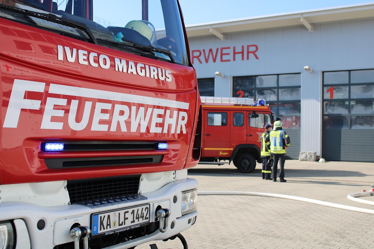 Dinas Damkar Tulang Bawang Barat Gelar Rescue di Jalan Protokol