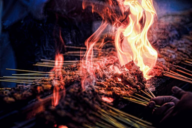 Dinas Damkar Tulang Bawang Barat Padamkan Kebakaran di Gedung DPRD